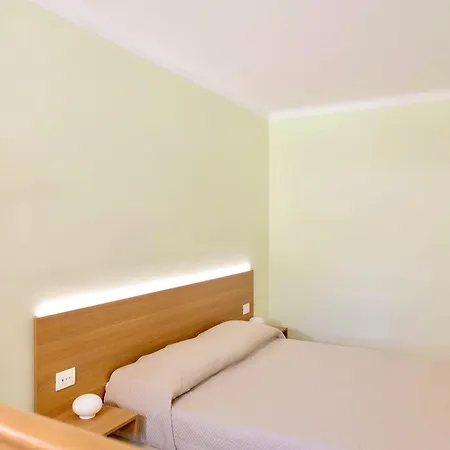 Casa Castelli - Ospitalita E Vino Falerone